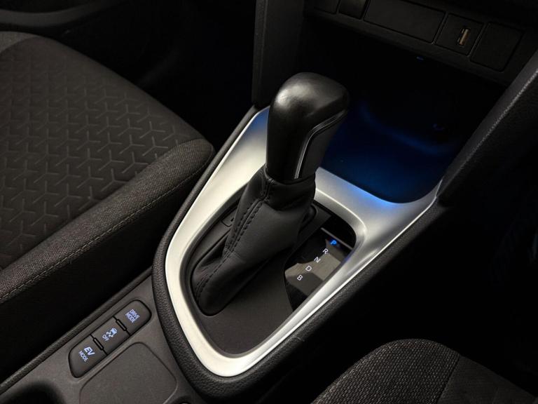 2023 Toyota Yaris Cross 1.5 VVT-h Design E-CVT Euro 6 (s/s) 5dr HATCHBACK Petrol/Electric Hybrid ...