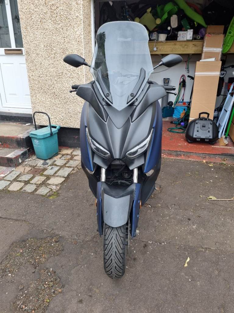 Yamaha XMAX 400 - 2018 model