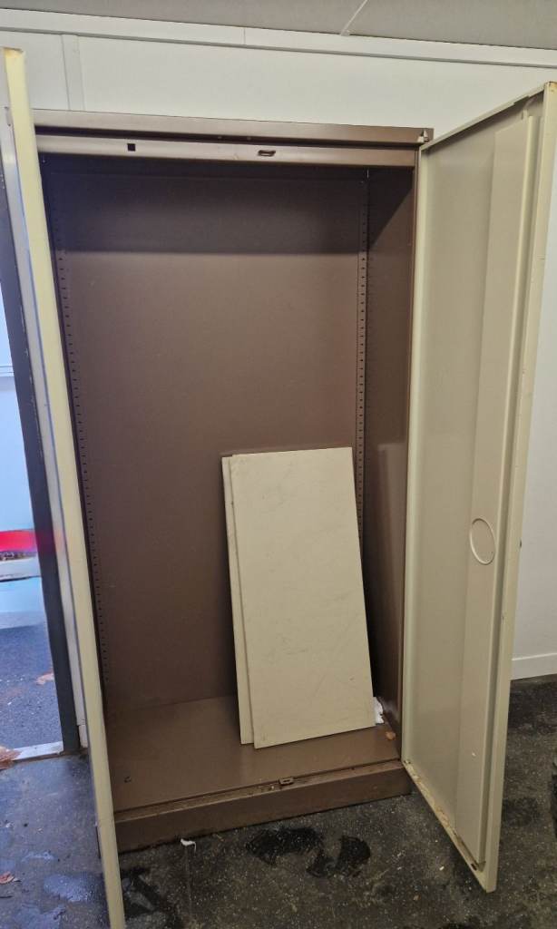 Heavy duty steel cabinet 