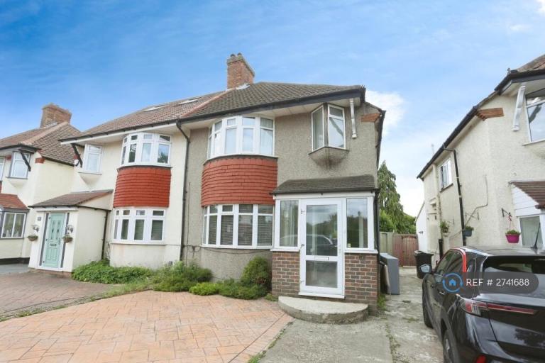 3 bedroom house in Shooters Hill Road, London, SE3 (3 bed) (#2741688)
