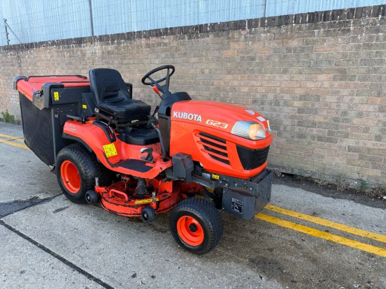 2010 Kubota G23 diesel ride on lawn mower, 250 hours 