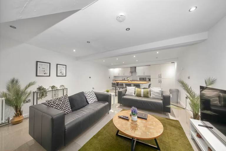 SHORT TERM LET IN BRIXTON