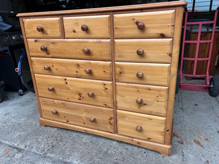 Solid pine large chest of 11 drawers. Dovetail joints. Possible delivery 