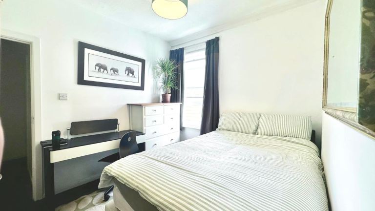 FABULOUS DOUBLE  ROOM - By JD GYMS BOURNEMOUTH £170P/W - £170 DEP 