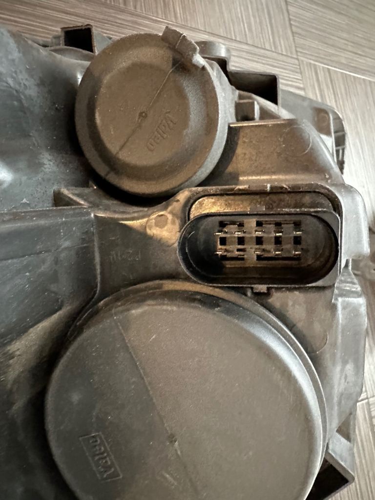 VW T6 T28 2018 standard headlights (pair) 