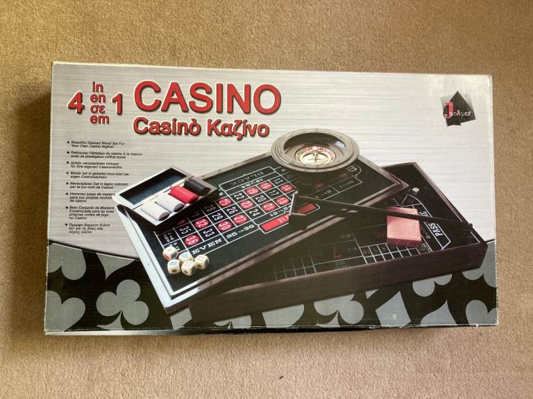 4-in-1 Casino Games Set – Good condition, in original box
