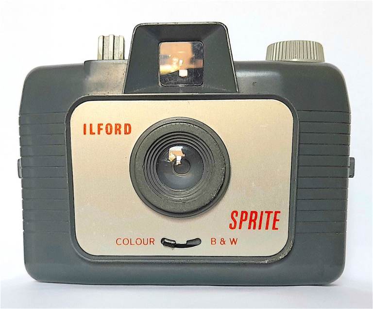 1962 ILFORD SPRITE 127 FILM CAMERA and CASE