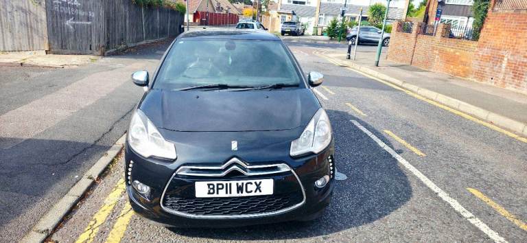 CITROEN I DS 3 LOW MILEAGE AND PEUGEOT 208 120 K