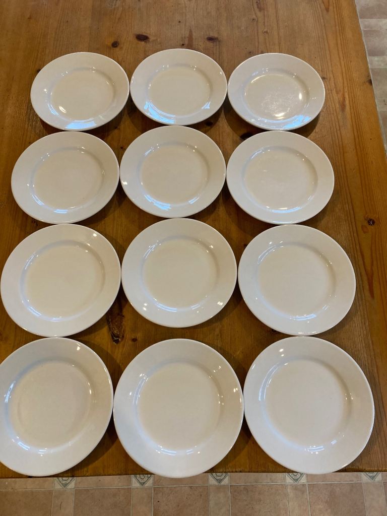 12 tea plates 