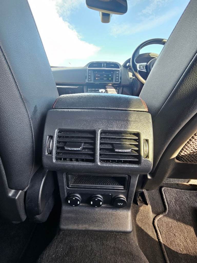 Jaguar, F-PACE, Estate, 2016, Manual, 1999 (cc), 5 doors