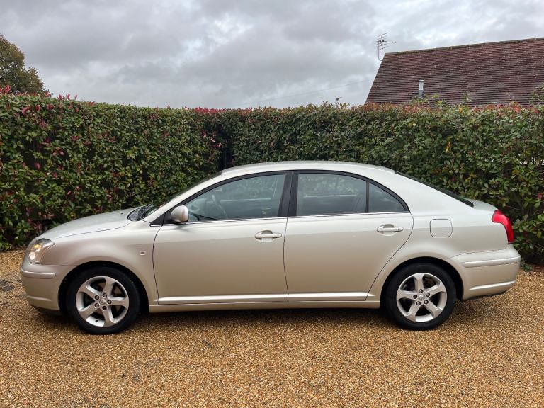 image for Toyota Avensis 2.2 D-4D , full year MOT, bargain, leather, FSH, cheap car, Diesel Toyota