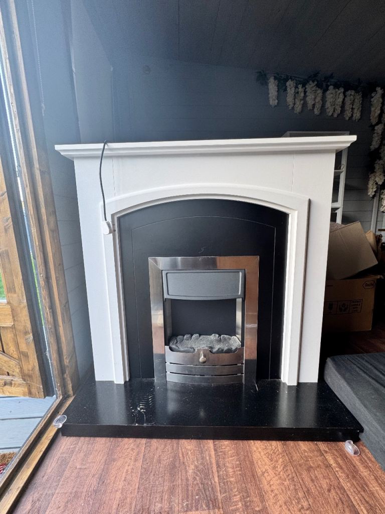 Electric fireplace 
