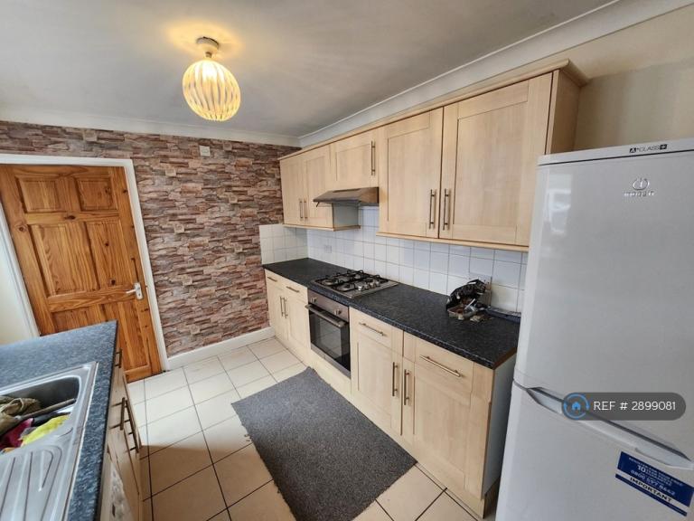 4 bedroom house in Adelaide Road, London, E10 (4 bed) (#2899081)