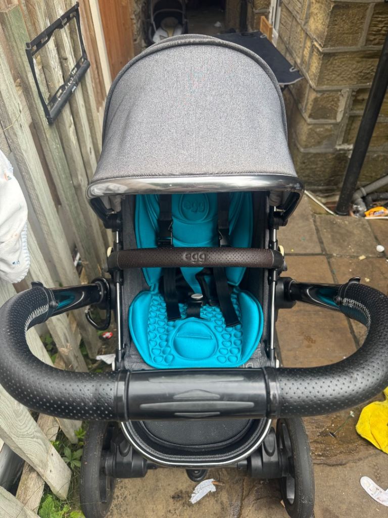 Egg Full Travel System with Carrycot, Seat Unit, and Carseat