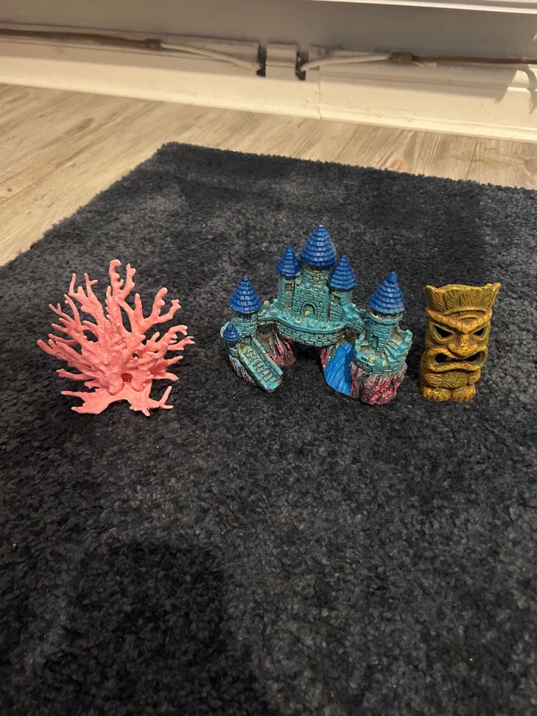 Fish Tank Ornaments & Gravel
