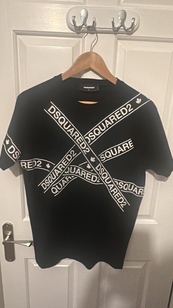 DSquared2 taped logo tee in black, size L.