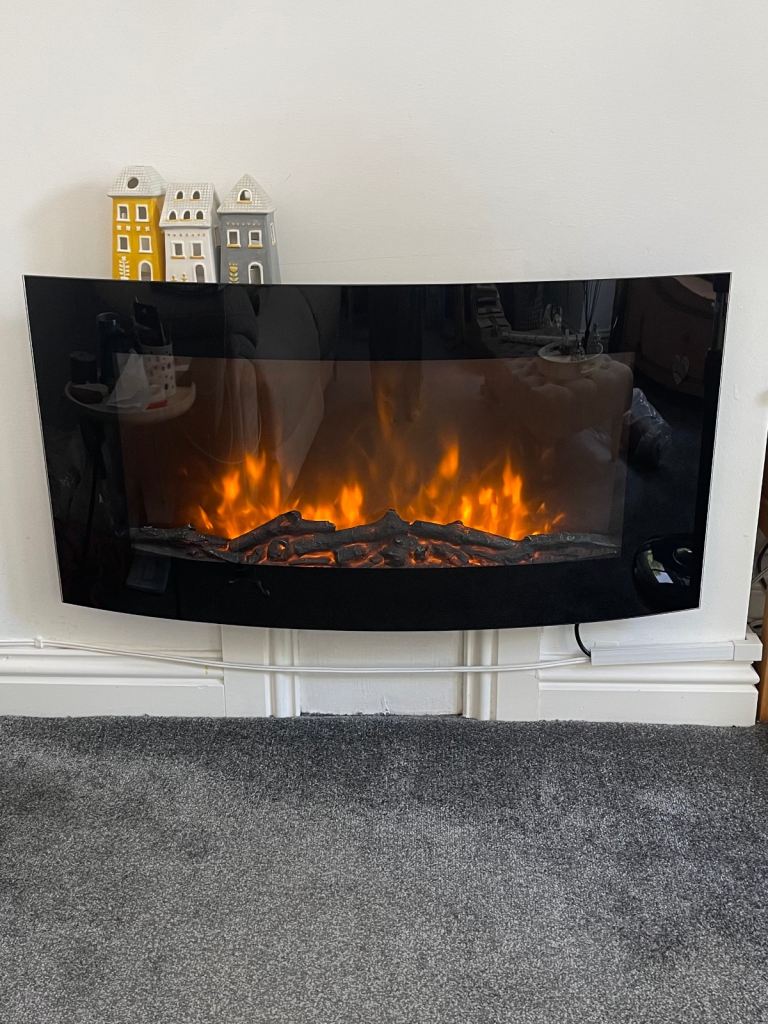 B&Q KOIVA 2000W Gloss Black Electric Fireplace with Remote