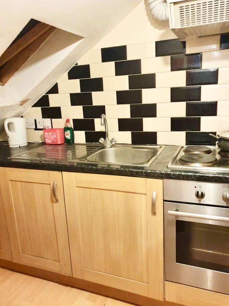 *** Loft Double Room Ensuite  Own Kitchenette