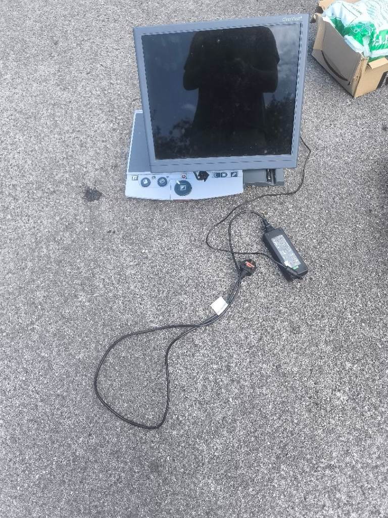 Screen reader for restoration or spares or repairs so does untested and for parts or repairs only