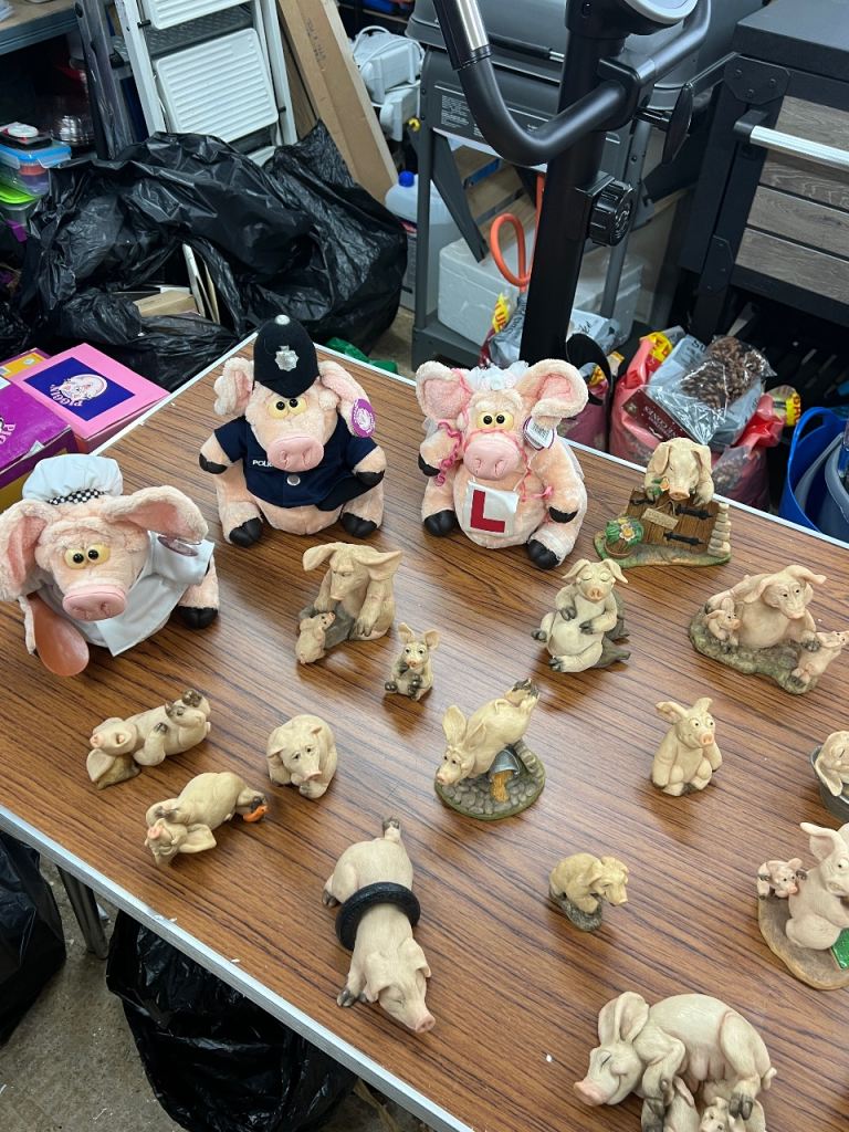 Large Piggin Collection