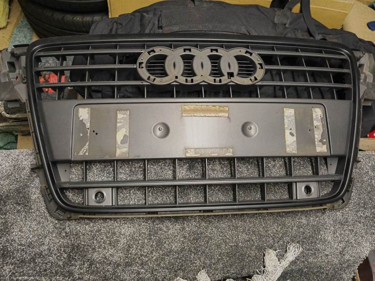 Audi A4 B8 Estate Grill