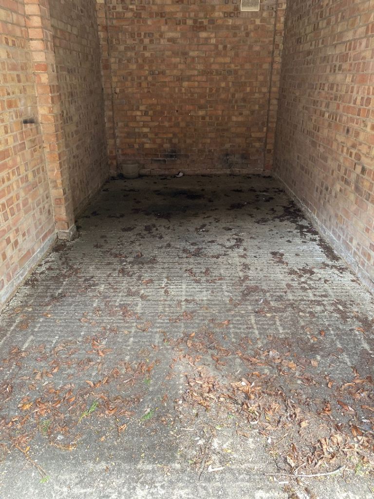 Secure Single Garage to Let