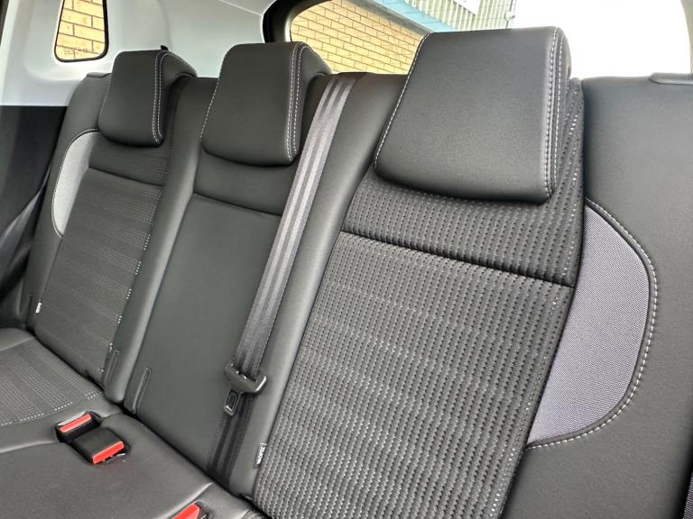 ** F.S.H ** 2017 (67) Peugeot 2008 1.6 BlueHDi Allure 5 dr hatchback ** VALUE **