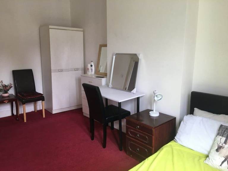 short term room to rent