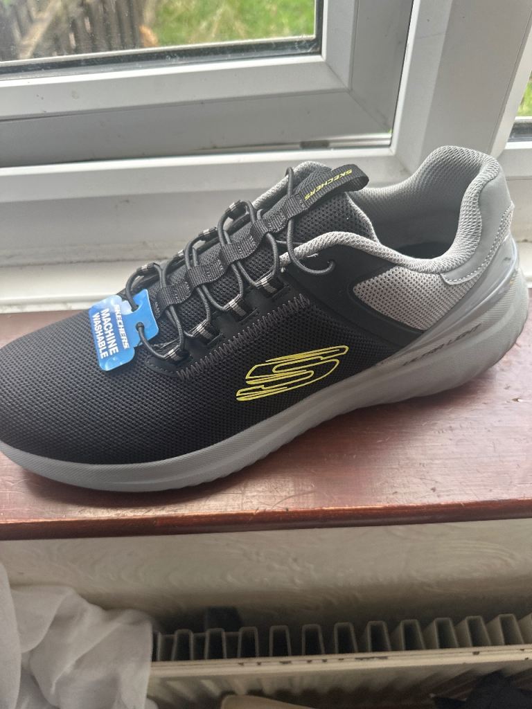 SKECHERS
