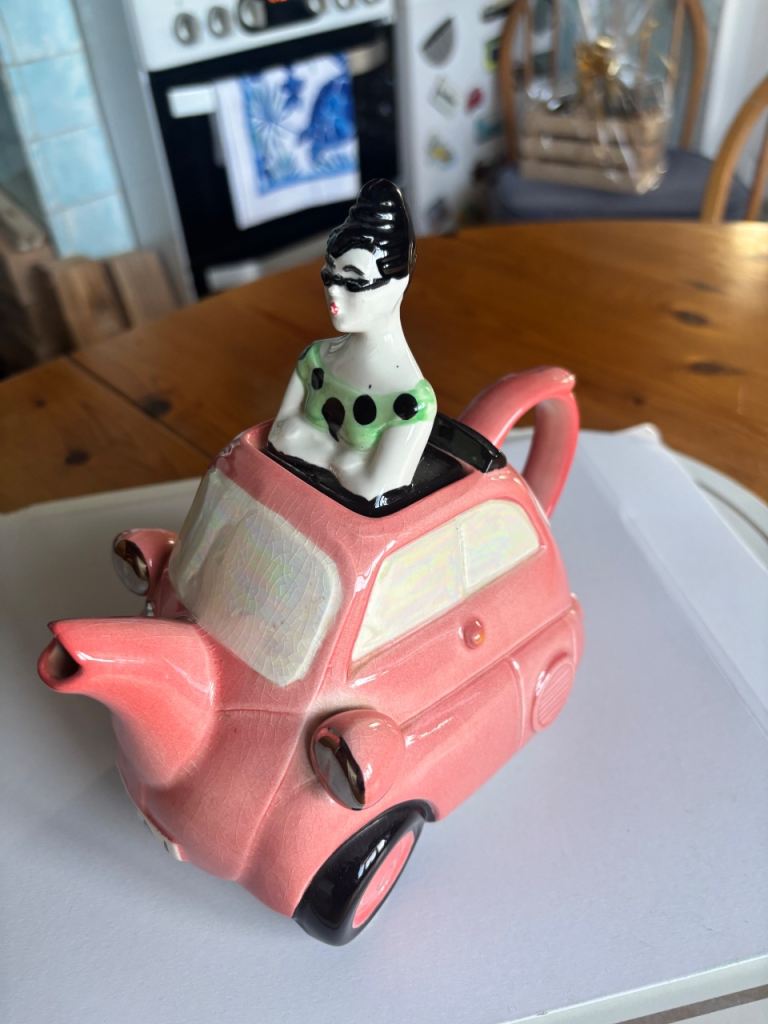 Swineside Ceramics 1950’s Style Micro Car Teapot Bubble Pink in Very Good Condition