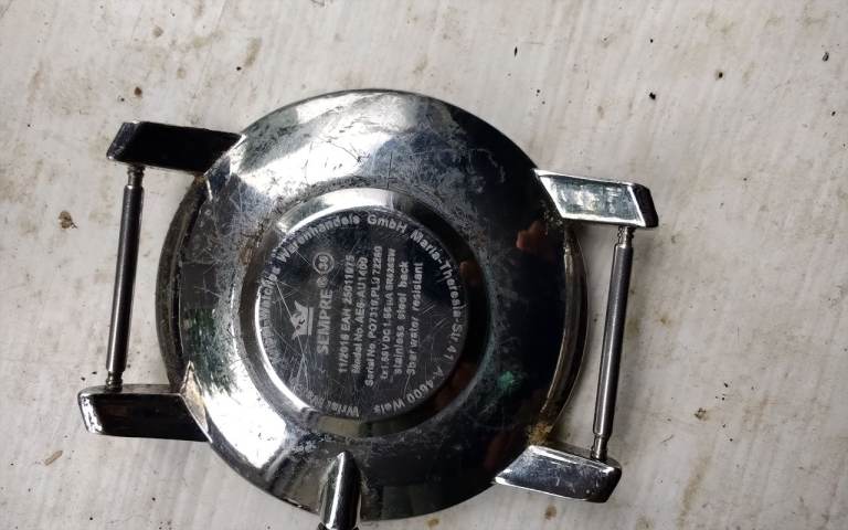 Old vintage watches,need repairing 