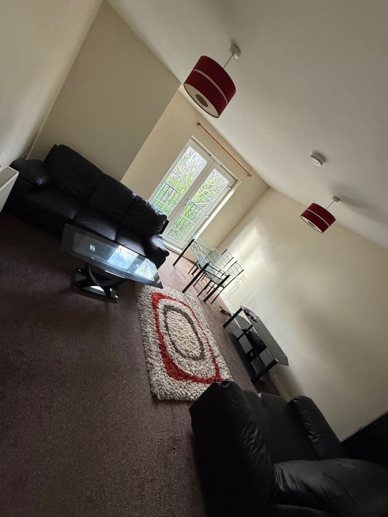2 bed flat for UC couple 