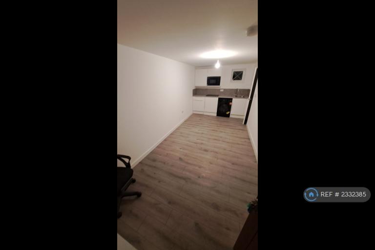 1 bedroom flat in Westbrook, Warrington, WA5 (1 bed) (#2332385)