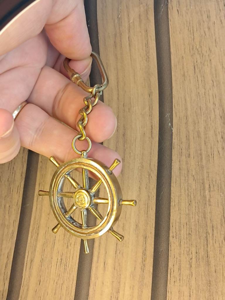 Beautifully Handmade Vintage Brass Ship Wheel Locking Key Keychain gifts