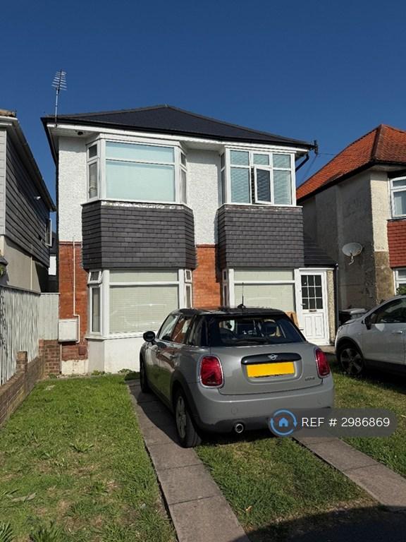 2 bedroom flat in Southill Road, Bournemouth, BH9 (2 bed) (#2986869)
