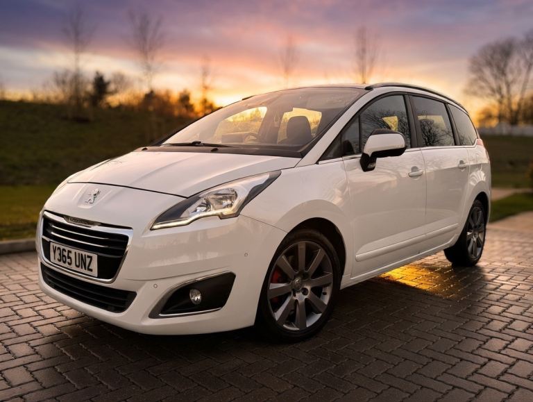 2016 Peugeot 5008 1.6 diesel 120 BluHdi, 7 seater, 70 mpg, MPV Ulez Pass