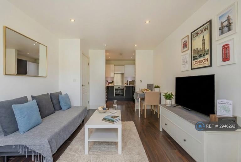 1 bedroom flat in Newton Court, London, E3 (1 bed) (#2948292)