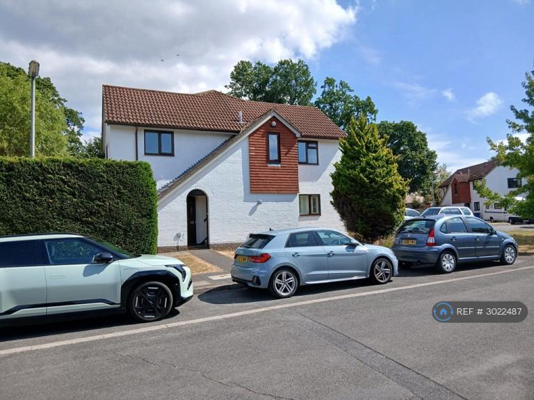 2 bedroom flat in Timbermill Court, Haslemere, GU27 (2 bed) (#3022487)