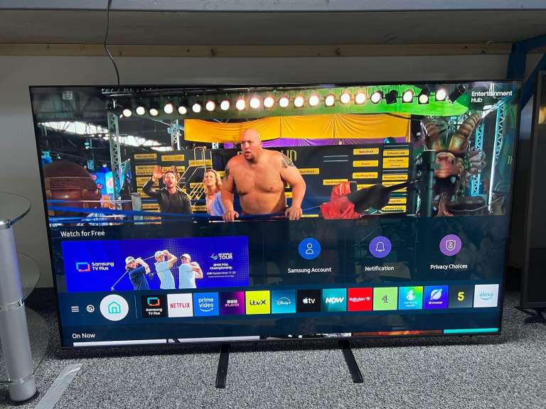 SAMSUNG UE65AU8000KXXU 65" Smart 4K Ultra HD HDR LED TV with Bixby, Alexa & Google Assistant