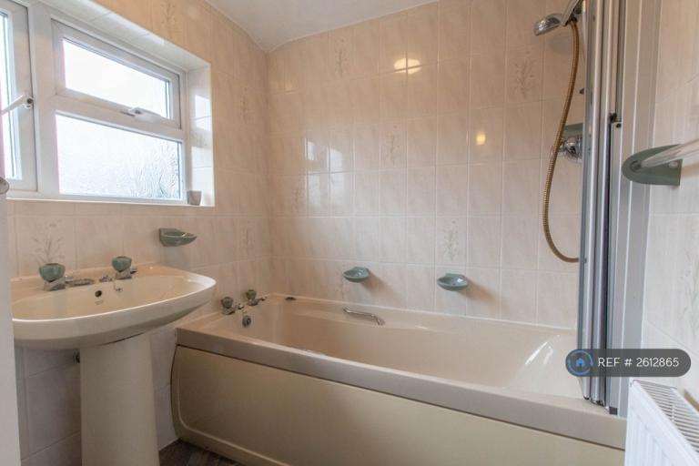 3 bedroom house in Neithrop Avenue, Banbury, OX16 (3 bed) (#2612865)