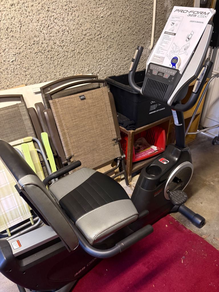 Recumbent exercise bike 