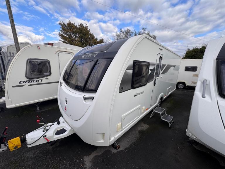 SWIFT SPRITE MAJOR 4 - SIENNA 4 SB 2019 MODEL 4 BERTH SIDE ISLAND BED 