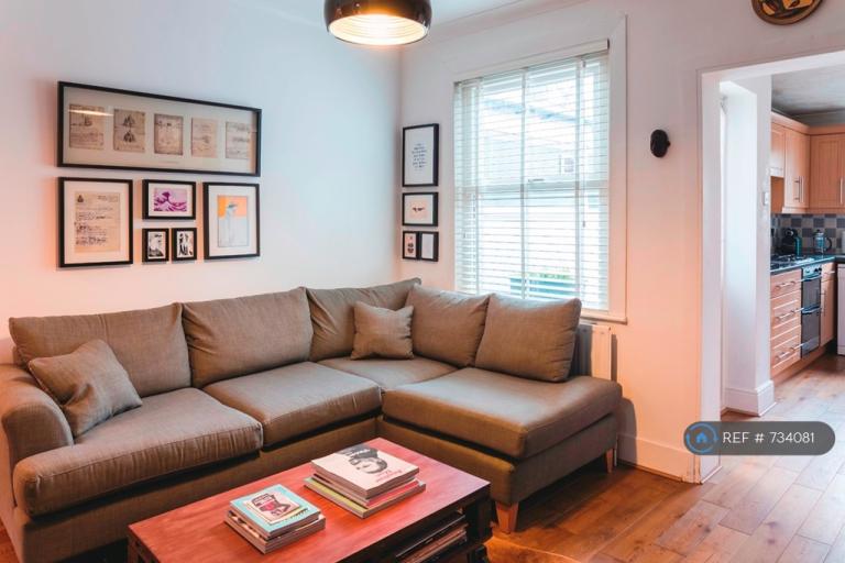 3 bedroom house in Burleigh Road, Cheshunt, Waltham Cross, EN8 (3 bed) (#734081)