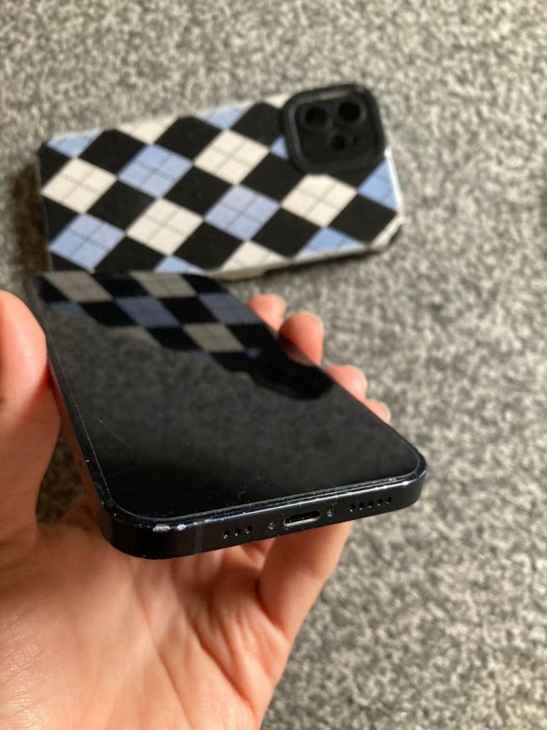 iphone 12 64 gb unlocked full working order battery health 94%