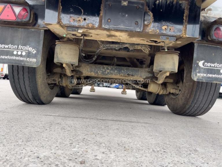 FRUEHAUF BULK TIPPING TRAILER 