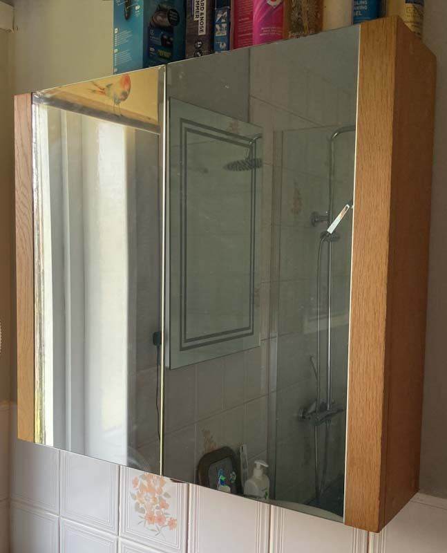 Mirrored Oak Cabinet (Bathroom)
