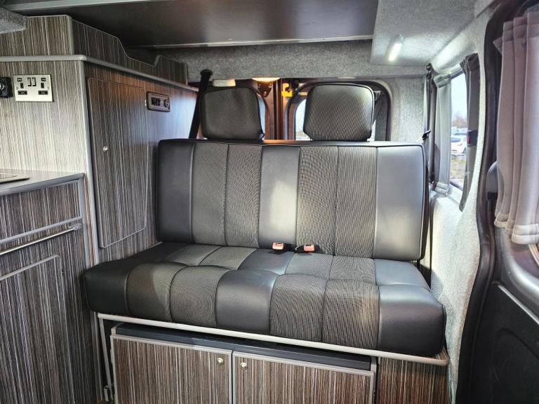 RENAULT TRAFIC 1.6 DCi SPORT LEISURE DRIVE FACTORY CONVERSION CAMPERVAN 2018 