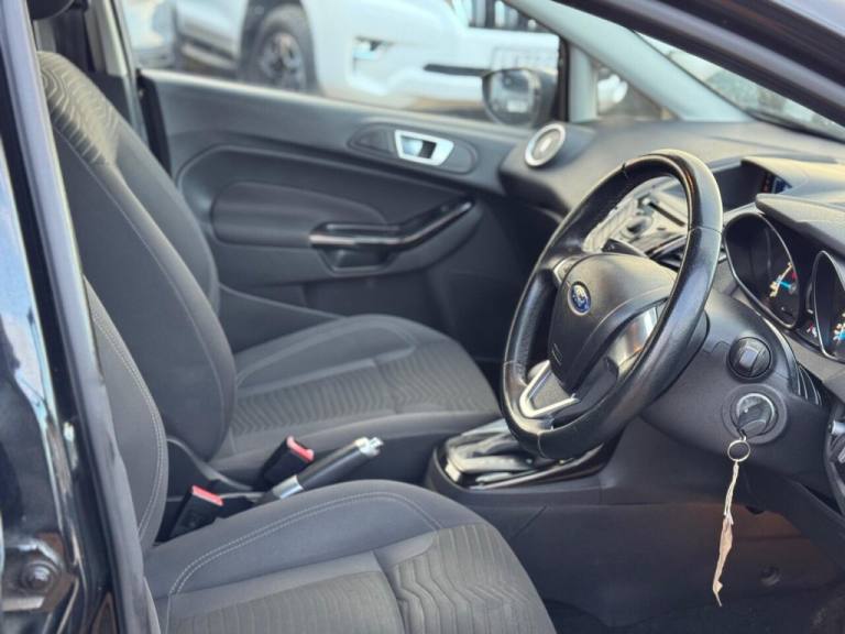 2013 Ford Fiesta 1.6 Zetec 5dr Powershift HATCHBACK PETROL Automatic