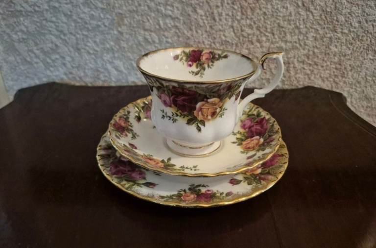 Vintage 3pcs Royal Albert Old Country Rose England Teacup, Saucer & side Plate set 1962 Antique