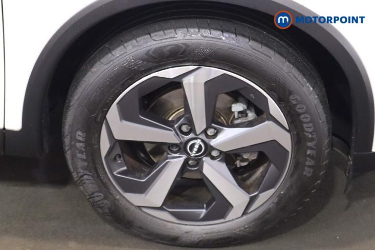 2023 Nissan Qashqai 1.3 DiG-T MH N-Connecta [Glass Roof] 5dr SUV Petrol Manual